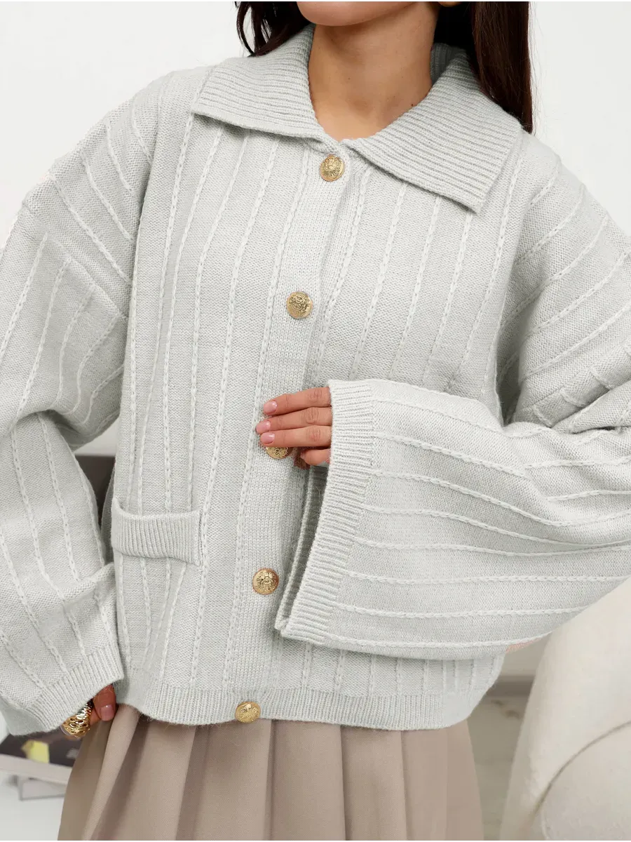 Chic Glacier Cardigan by Lauven, light gray oversized knitwear with braided detail and wide bell sleeves.