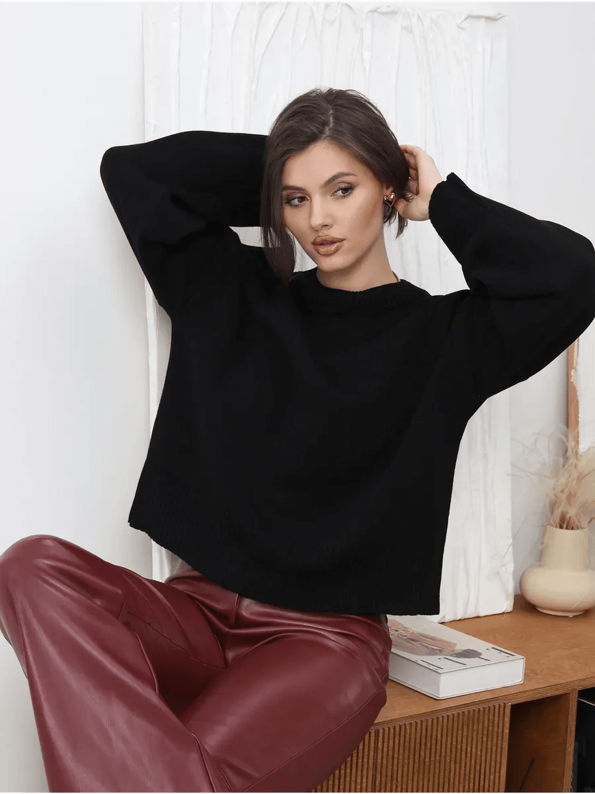 Seren Sweater by Lauven, oversized knit in black, perfect for versatile styling and effortless elegance.