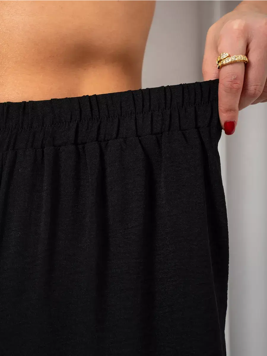 Close-up of waistband of Noir Suit Set by Lauven, showcasing elastic detail and soft fabric for comfort.