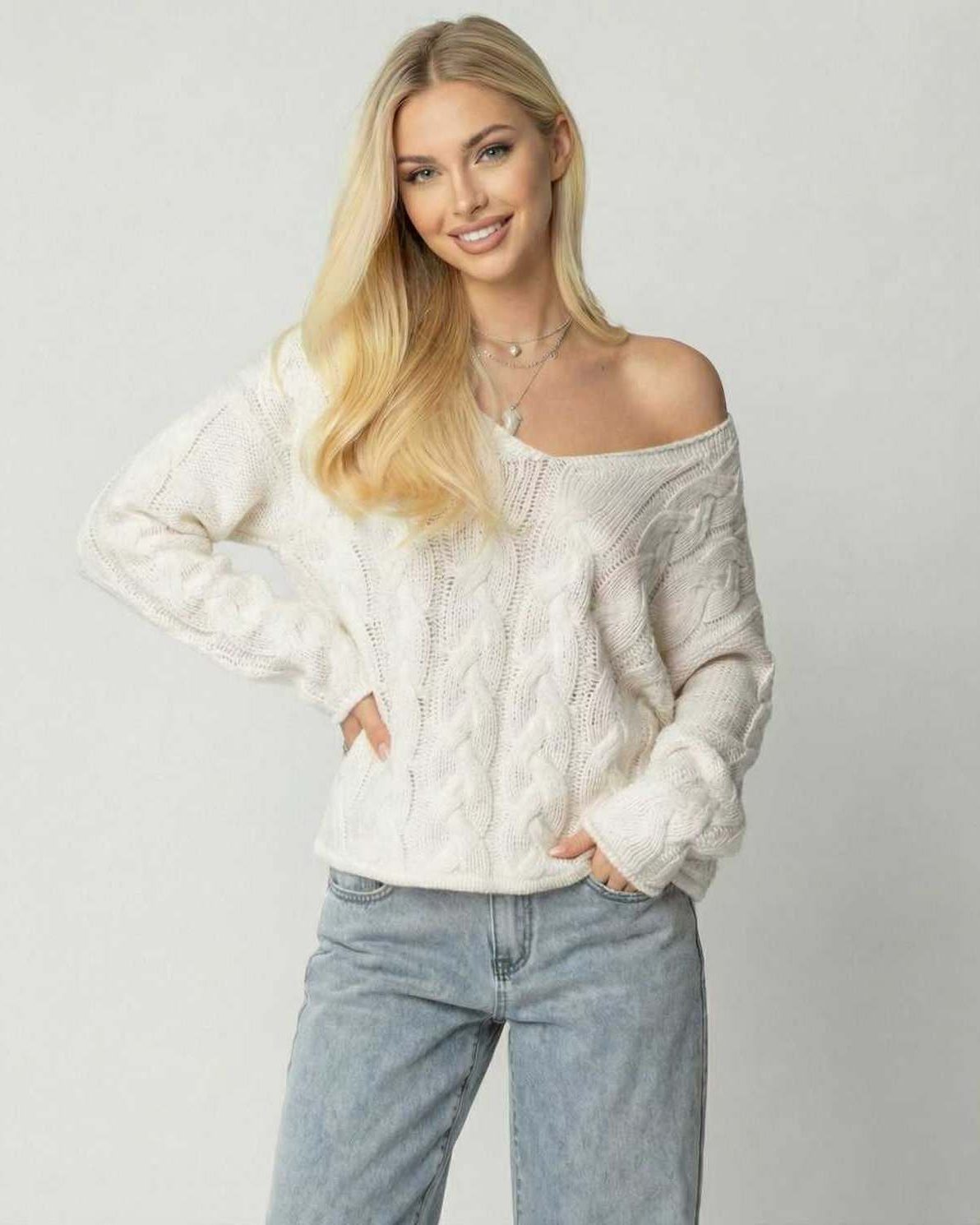 Milano Sweater by Lauven – Women’s white V-Neck sweater with long sleeves and rib knit detail.