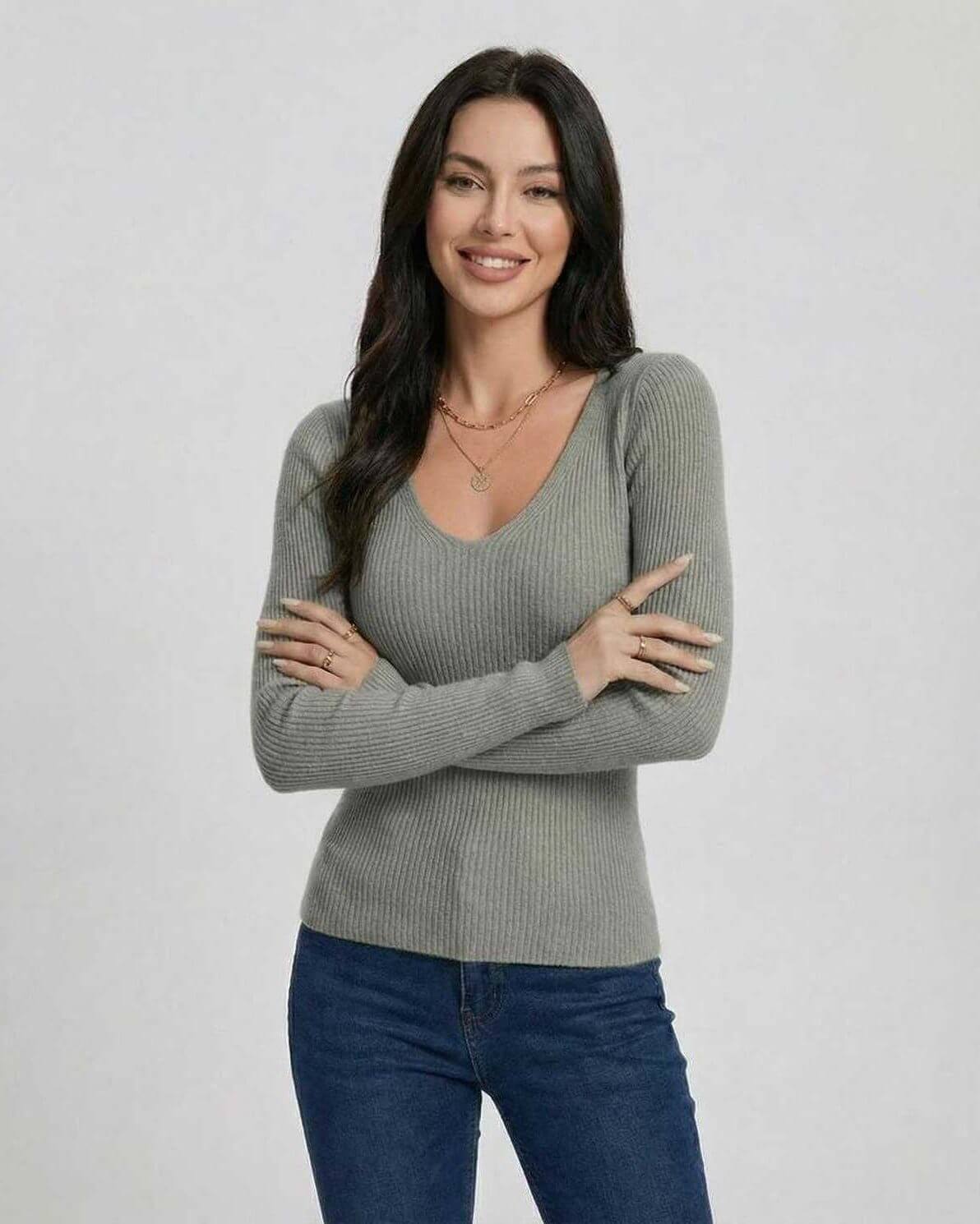 Milan Pullover by Lauven – Slim fit, long sleeve women’s V-neck sweater in grey, perfect for refined dressing.