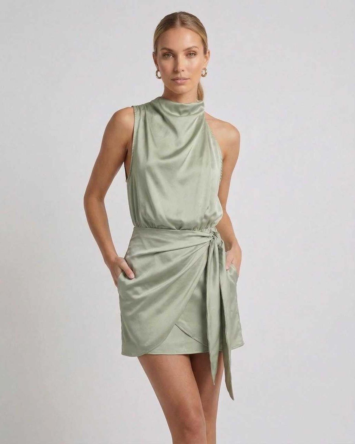 [Modello Abito Mini]