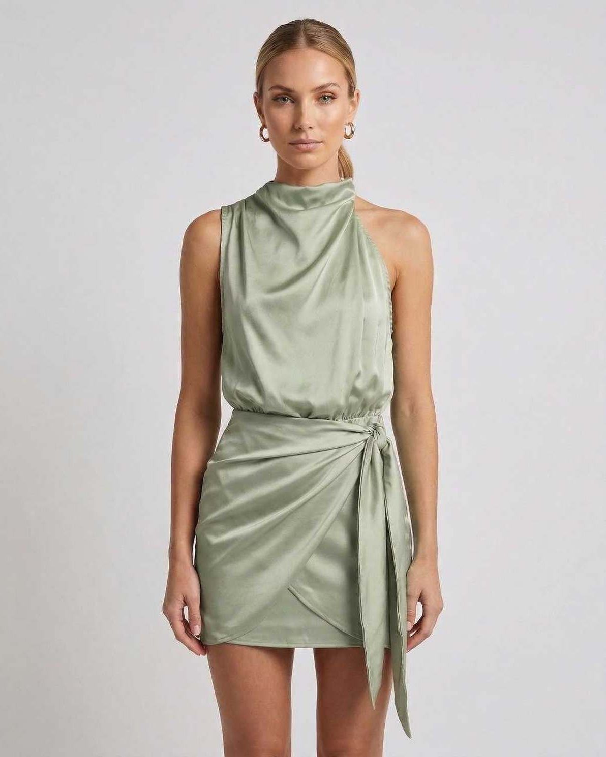 [Modello Abito Mini]