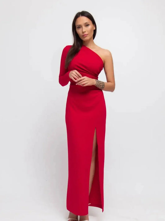 Maxi Dress Radiance in deep red with one-shoulder design and thigh-high slit, embodying modern elegance.