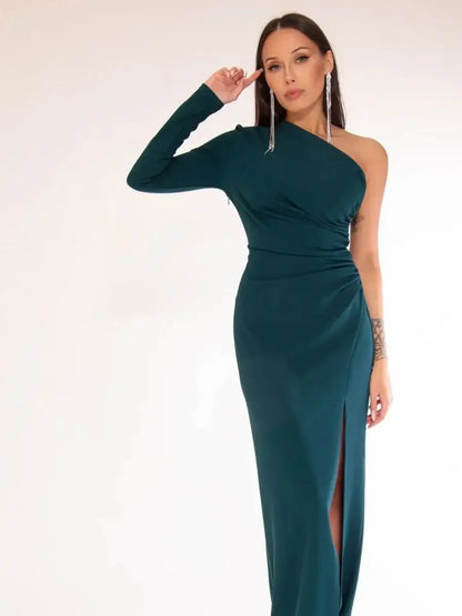 One-shoulder emerald green maxi dress with high leg slit, perfect for formal occasions.