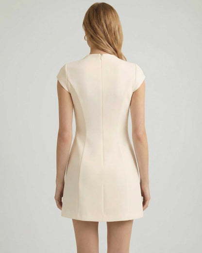 [Modelo de Vestido Curto]