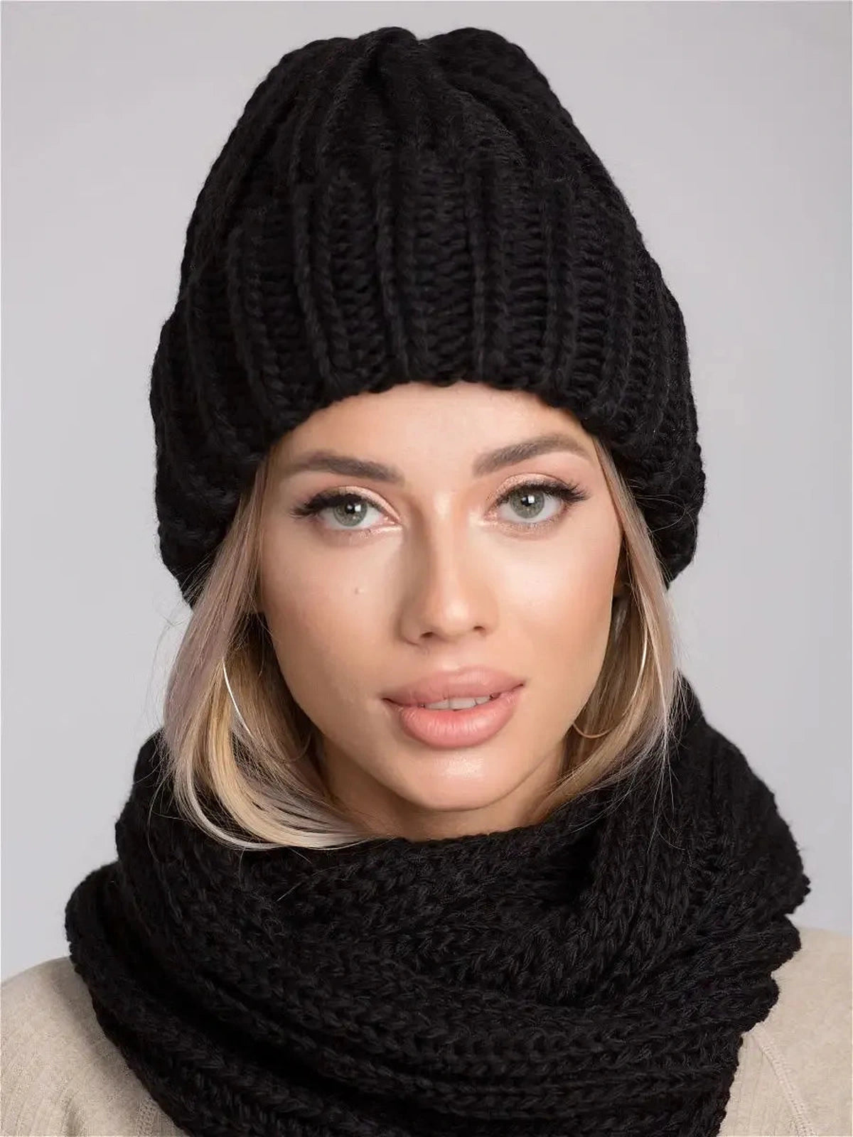 Obsidian Winter Accessories Set