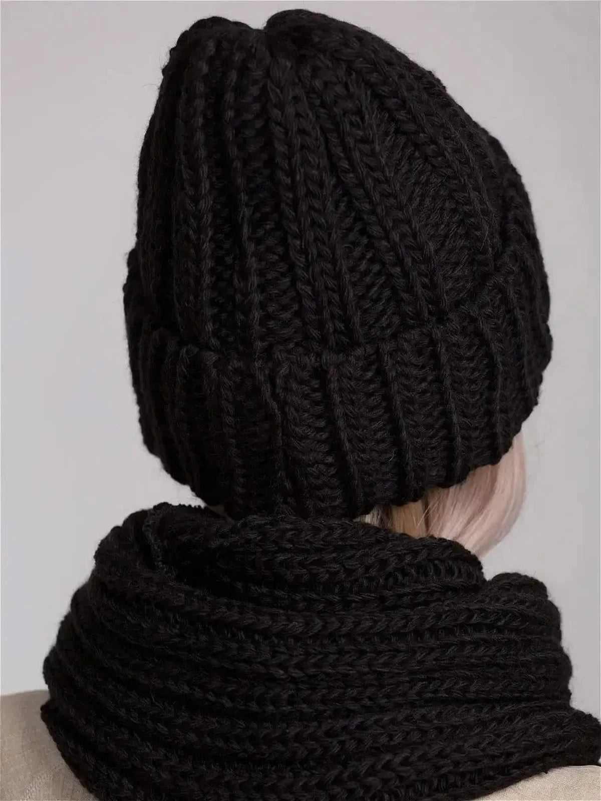 Obsidian Winter Accessories Set