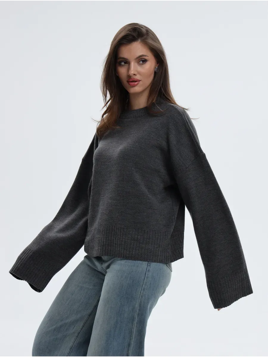 Aria Sweater by Lauven, oversized knit in anthracite gray, perfect for fall and winter fashion.