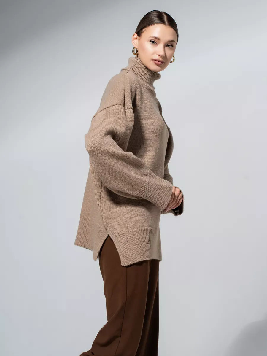 Capri Sweater by Lauven — Oversized knitwear with a turtleneck, designed for elegance and comfort in warm cappuccino shade.