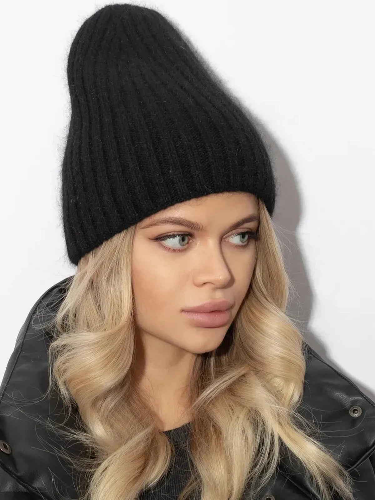 Noir Beanie