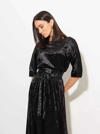 Noiré Maxi Dress by Lauven - Stylish black velvet gown featuring a relaxed bodice and removable belt.