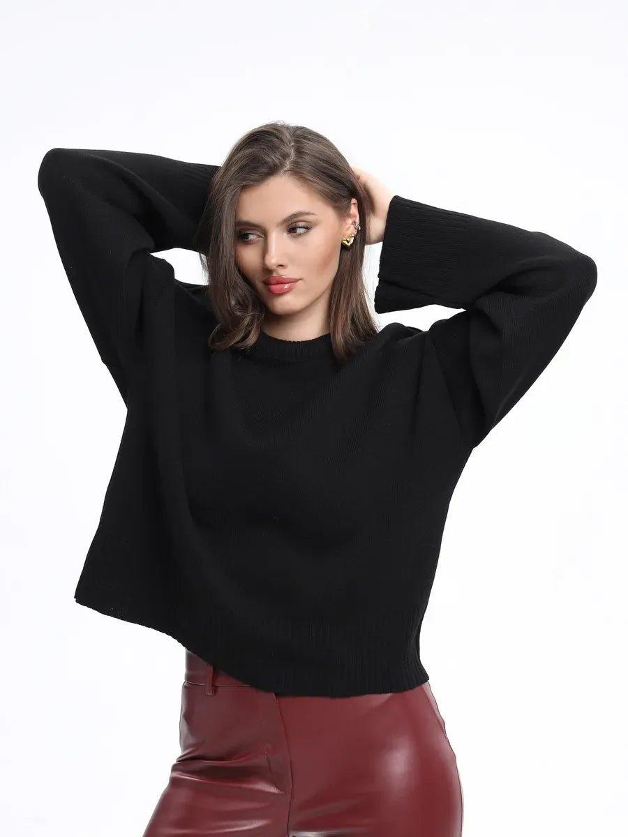 Seren Sweater by Lauven, oversized black knitwear for women, elegant and versatile style.