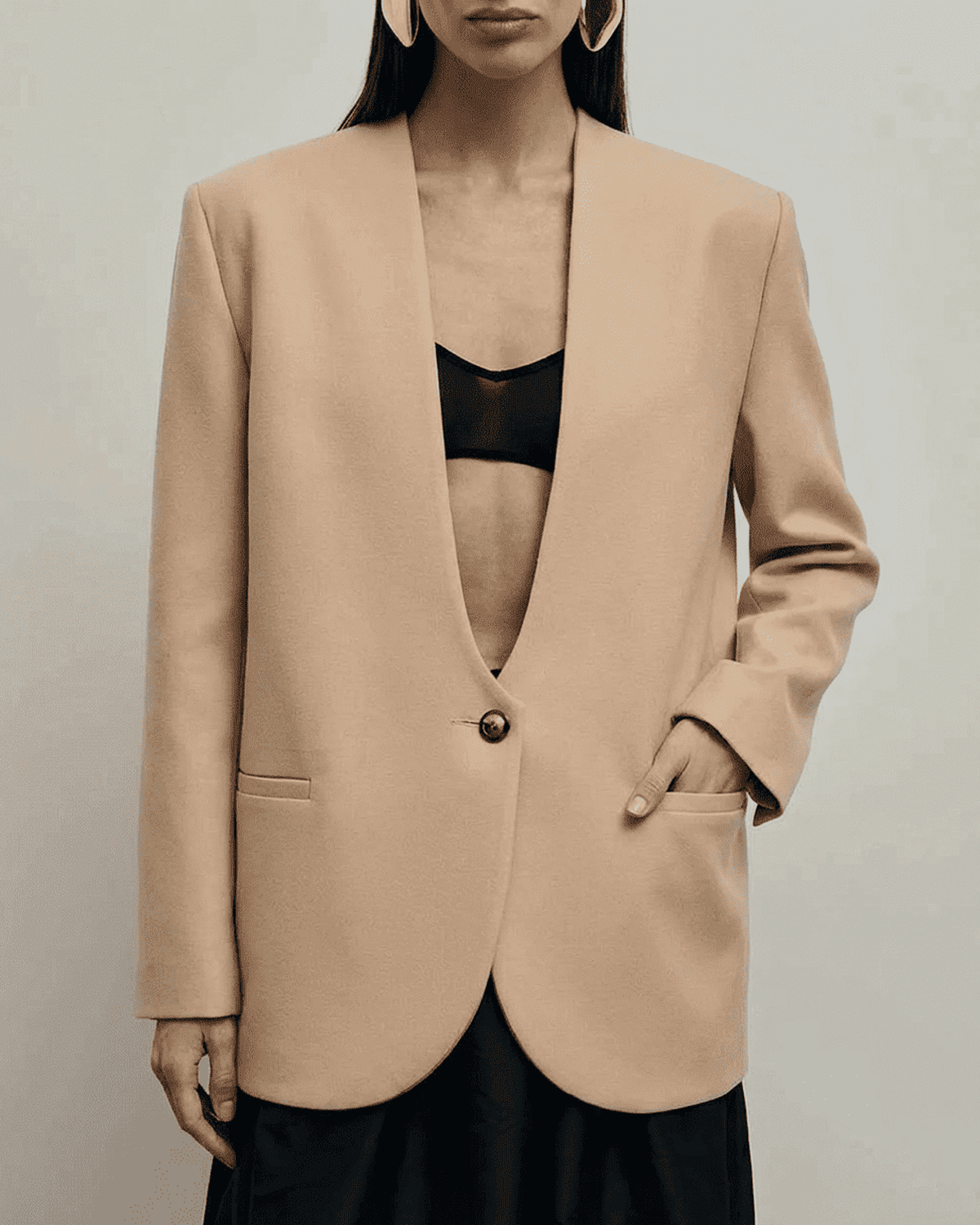 Savona Blazer by Lauven, fitted single-breasted v-neck tailored silhouette in beige, modern women's fashion.