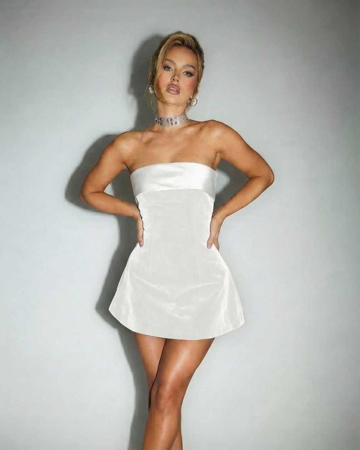 Luna Mini Dress in elegant white, strapless velvet with satin band, showcasing modern style by Lauven.