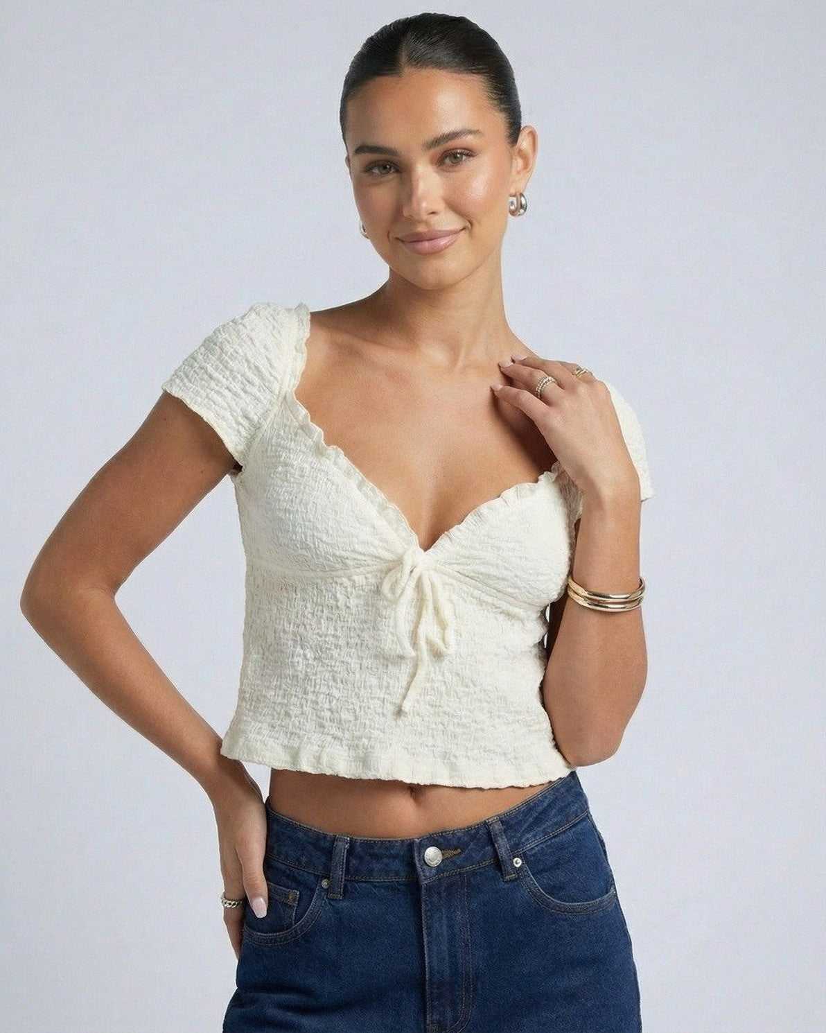 [Modèle supérieur]