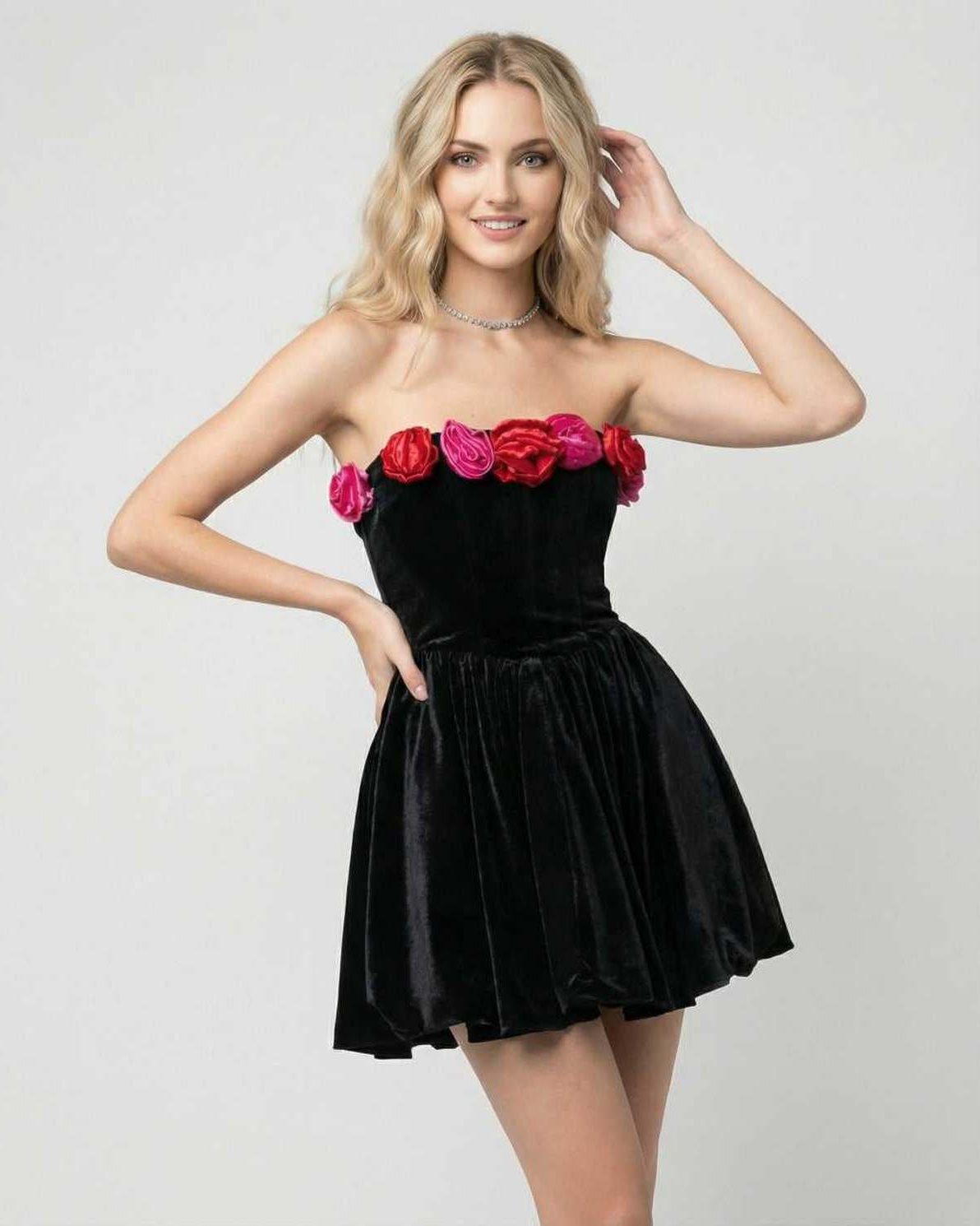 [Πρότυπο Μίνι Φόρεμα]