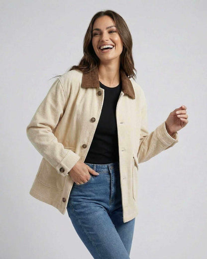 Sienna Jacket by Lauven, women’s oversized jacket in cream with contrast lapel collar, ideal for casual fall & streetwear fashion.