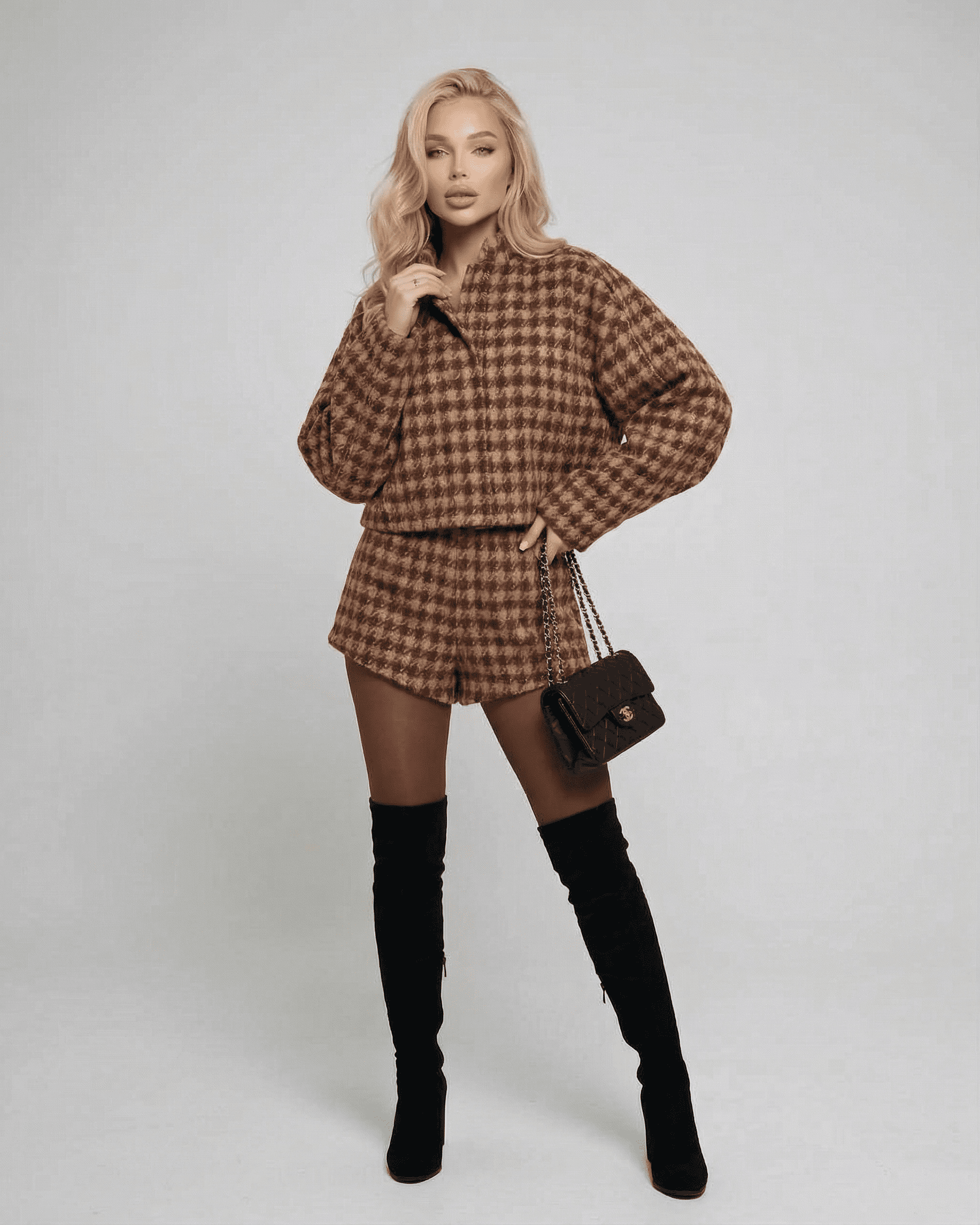 Verona Set by Lauven, elegant two-piece set featuring tailored shorts and a chic long-sleeve top.